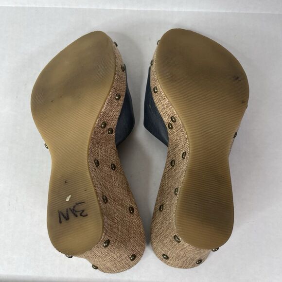 Cultured Soles Y2K Wedge Sandals Blue Size 6.5 Medallion Studded 2000s Slip On - Picture 7 of 7